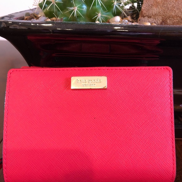 Kate Spade bifold wallet - Picture 2 of 11